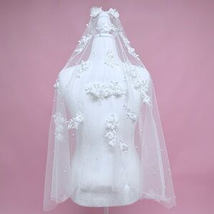 Embroidered Floral Bridal Veil with Pearls